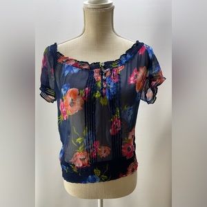 Floral Hollister top Size  XSmall